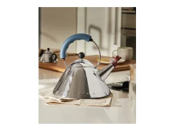 9093, Hervidor de acero con asa azul y silbato, Alessi