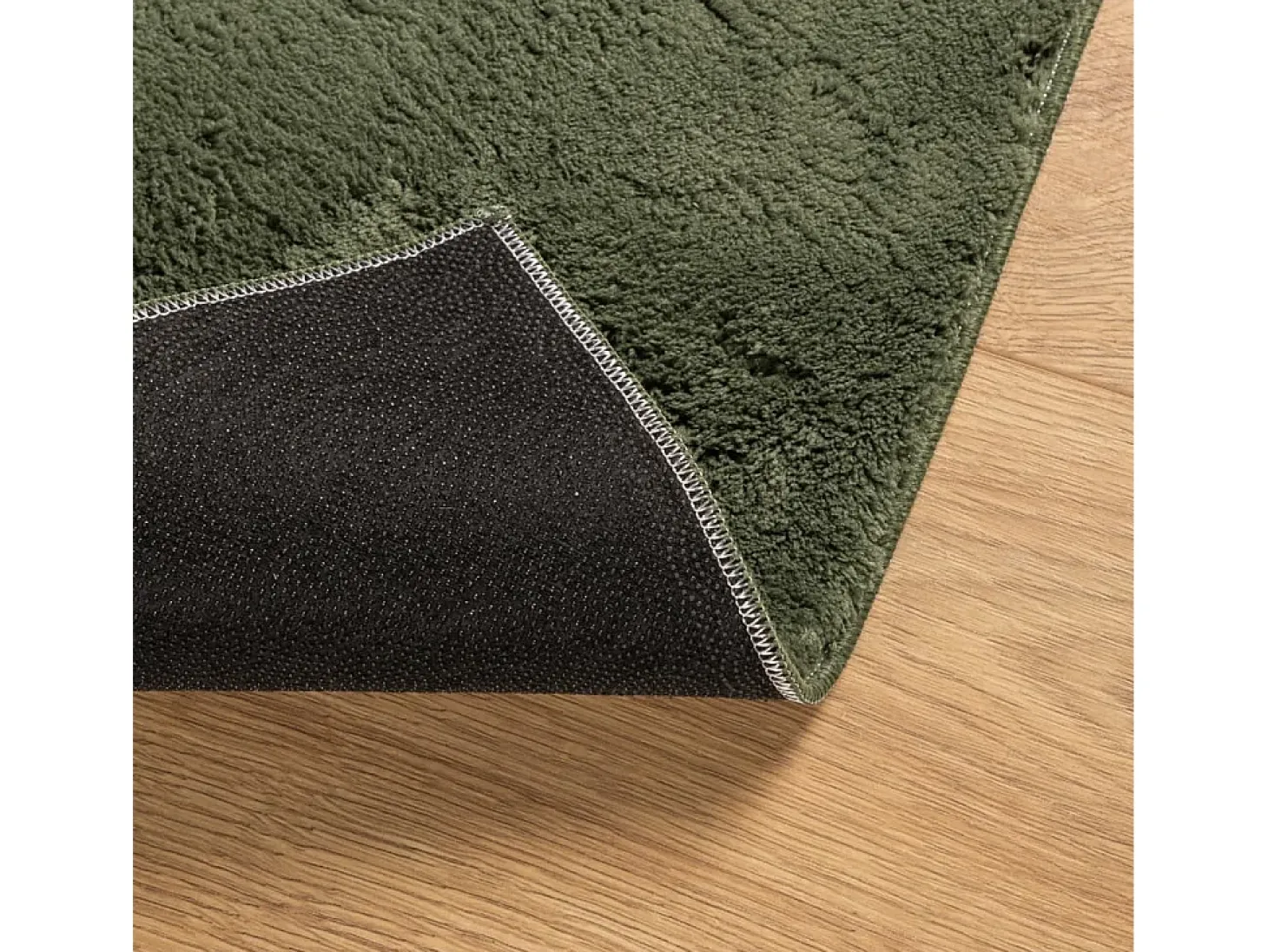Alfombra HUARTE de pelo corto suave y lavable verde bosque 80x150cm
