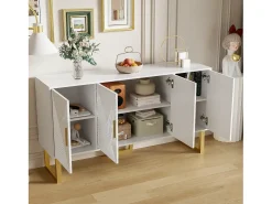 Aparador blanco moderno con 4 puertas texturizadas, frente brillante y tiradores dorados.