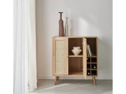 Aparador con portabotellas, mimbre y decoración de madera, 83cm