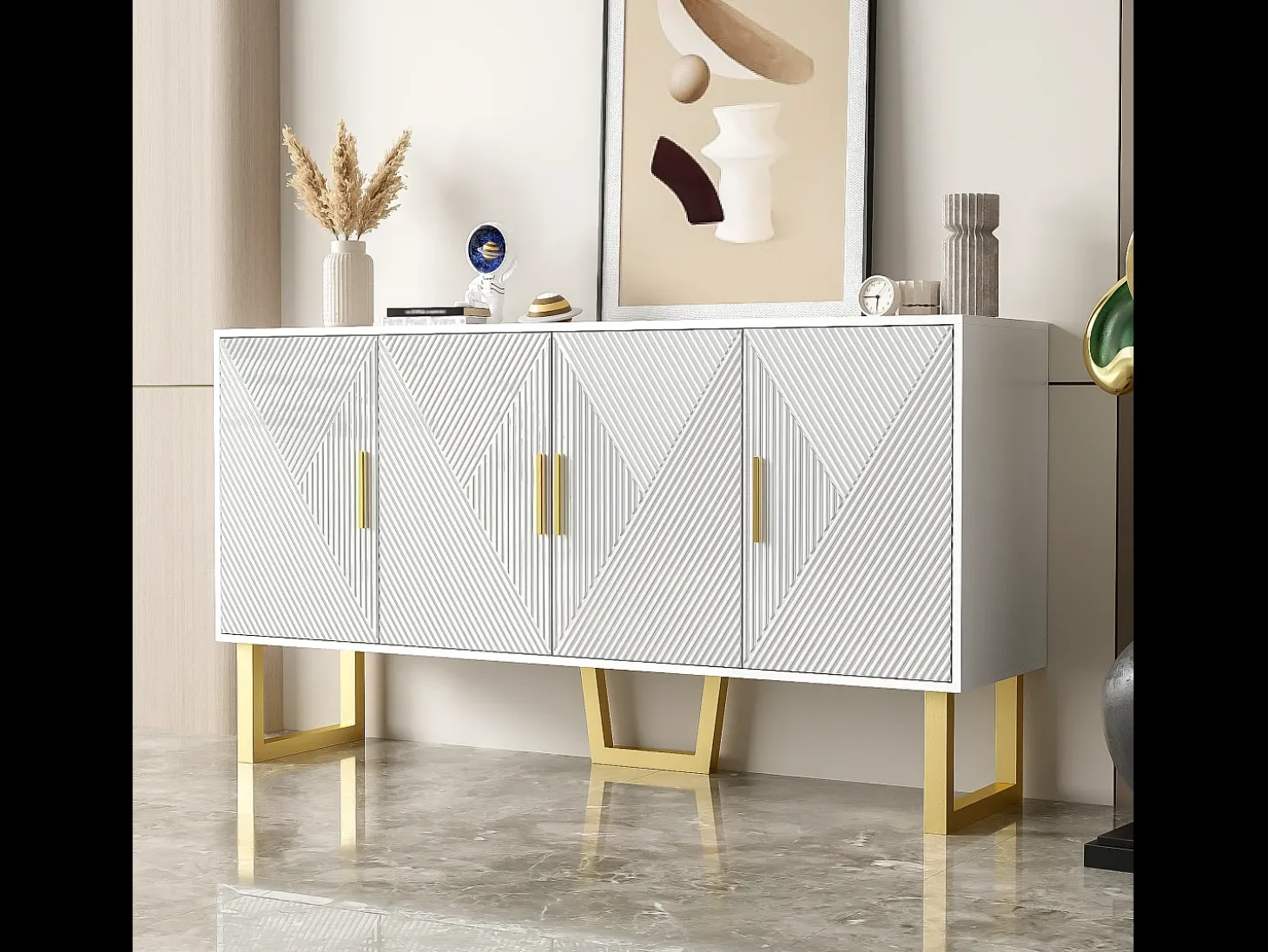 Aparador moderno lacado en blanco, puertas texturizadas y tiradores dorados, 4 puertas, estantes regulables (150x40x82 cm)