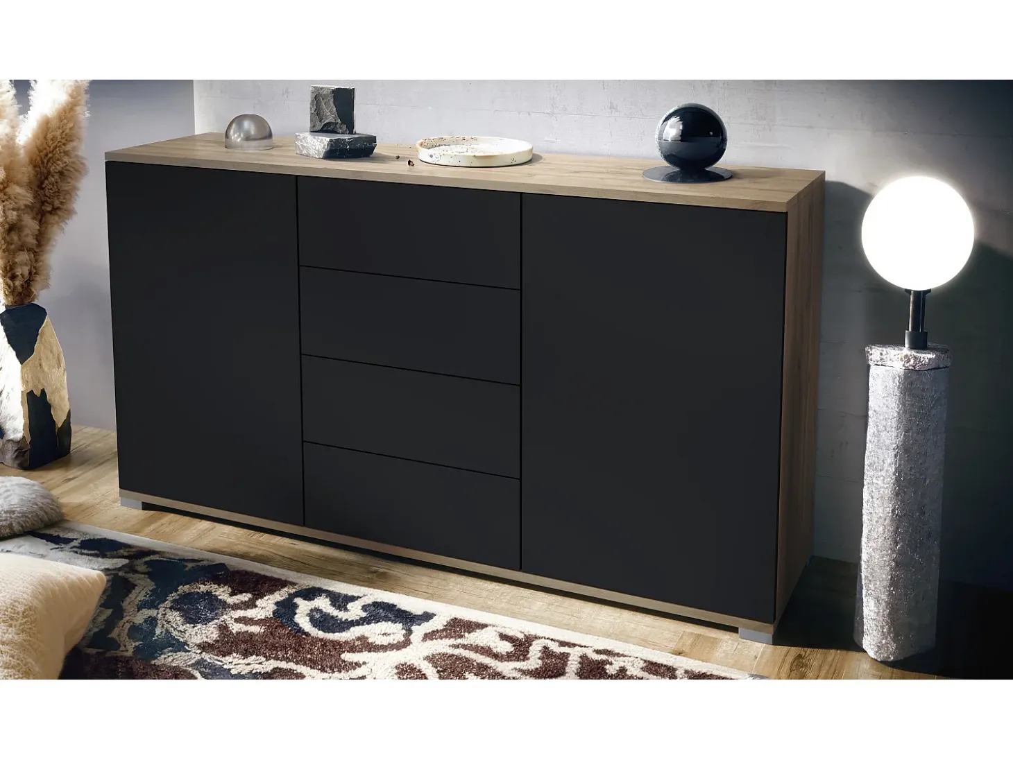 Aparador Santo V1, Mueble con 2 puertas y 4 cajones, Roble Evoke / negro mate (138,5 x 75,5 x 35 cm)