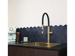 Architek Mezclador de fregadero con rociador móvil dorado Essebagno