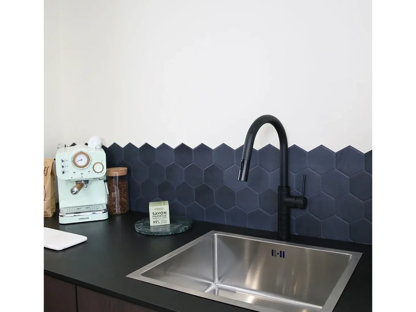Architek mezclador de fregadero con rociador extraíble negro Essebagno