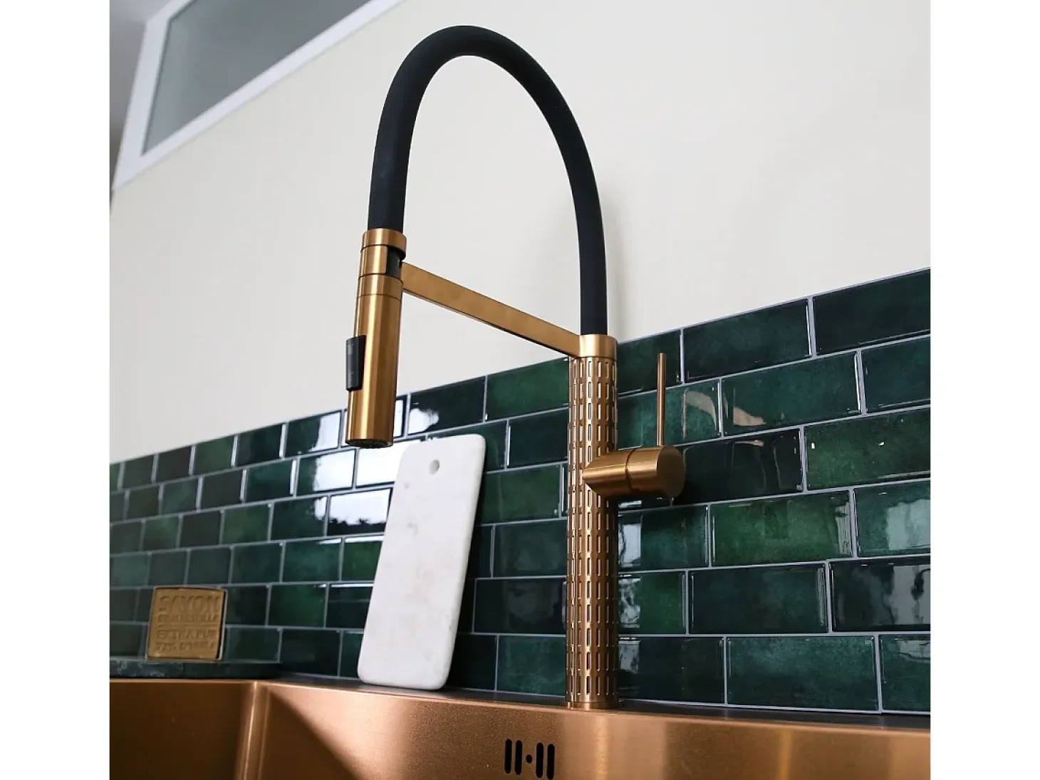Architek Mezclador de fregadero con rociador móvil en cobre cepillado Essebagno