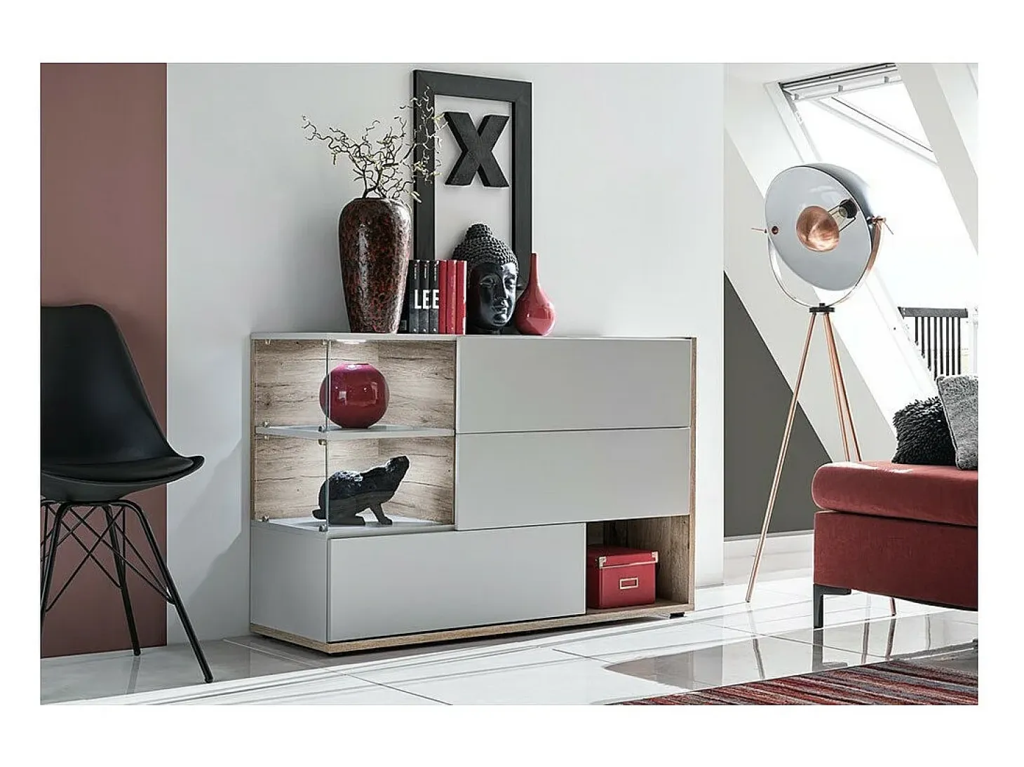 Buffet, aparador, enfilada KLIS de tres puertas y tres nichos. Color gris perla y roble. Estilo diseño.
