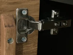 Buffet en madera de roble miel y acero negro 3 puertas Mazora 150 cm