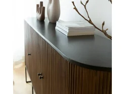Buffet redondo de madera de mango y metal Ysé - Mueble elegante y práctico para salones modernos y tradicionales