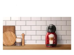 Cafetera de cápsulas KRUPS Mini Me YY5219FD Roja 15 bares, 1500W, Compatible con Dolce Gusto, Caliente y Frío, Modo Eco