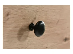 Cómoda Hendall de aspecto roble con patas de metal negro