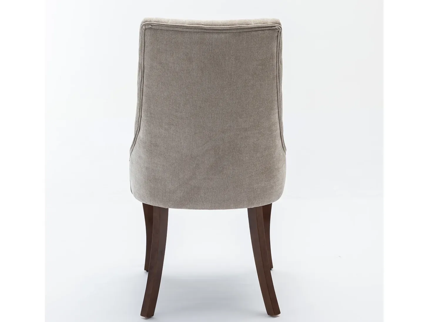 Conjunto de 2 sillas beige con patas de madera curvadas y respaldo alto.