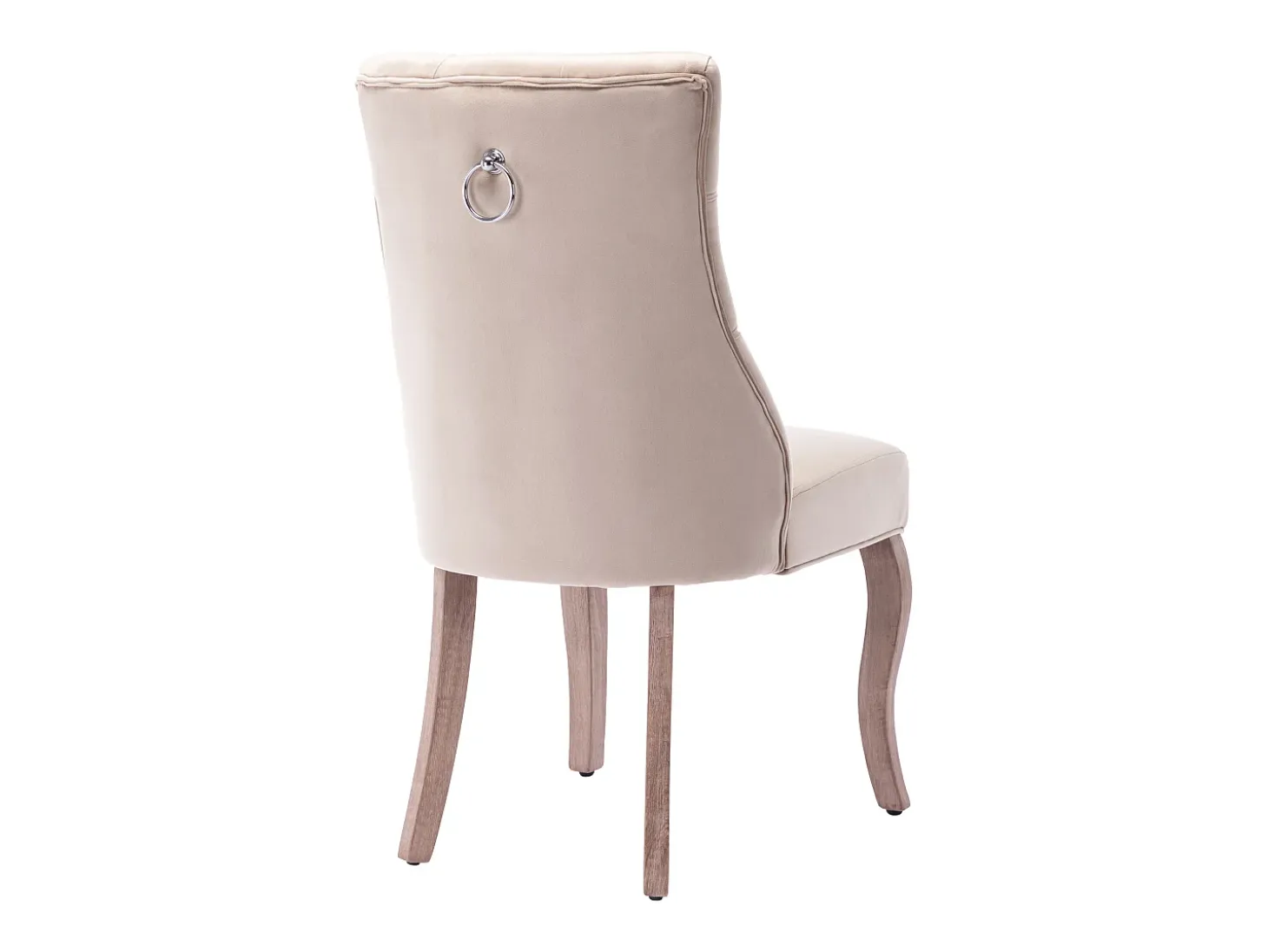 Conjunto de 6 sillas de terciopelo beige con patas de madera curvadas y botones decorativos.