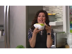 Cuenco gris Joseph Joseph Double-Dish, cuenco dividido práctico para servir y organizar alimentos de forma elegante y funcional