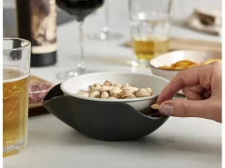 Cuenco gris Joseph Joseph Double-Dish, cuenco dividido práctico para servir y organizar alimentos de forma elegante y funcional