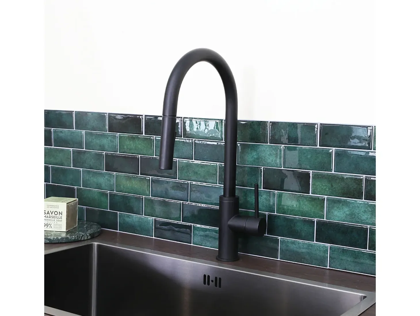 Foga Mezclador de fregadero con teleducha extraíble en negro mate Essebagno