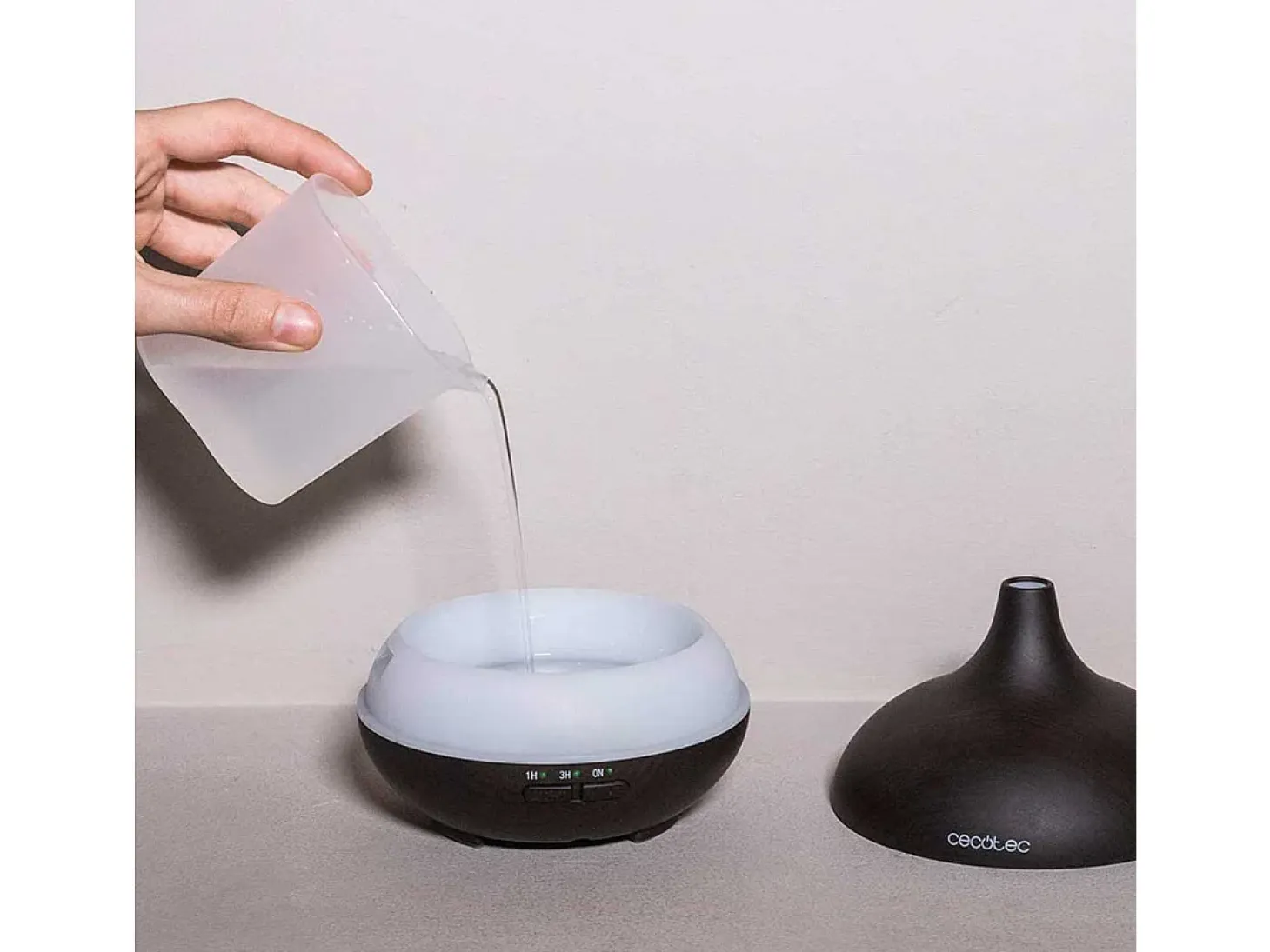 Humidificador Cecotec Pure Aroma 150 Yin luz LED 150ml negro