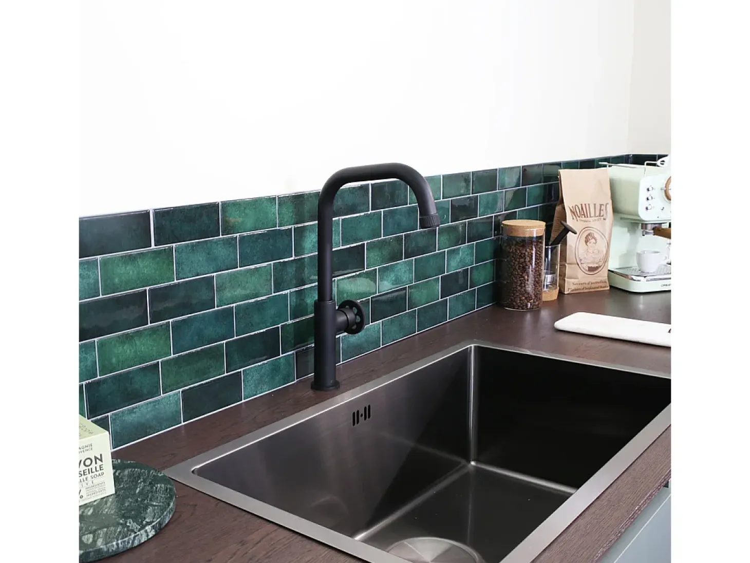 Indus mezclador para fregadero negro mate Essebagno