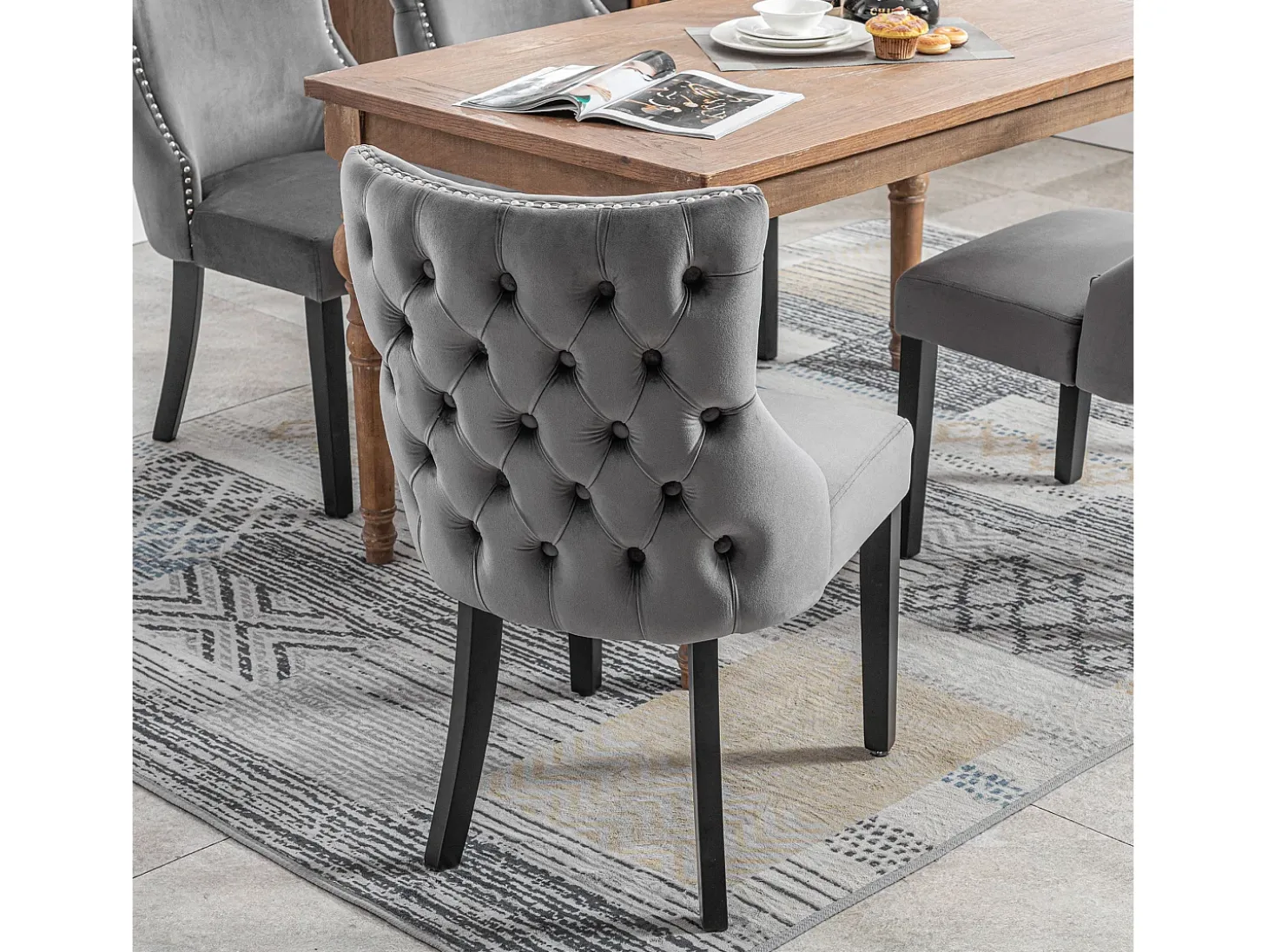 Juego de 4 sillas de comedor, terciopelo gris, con costuras de botones, estructura de madera maciza