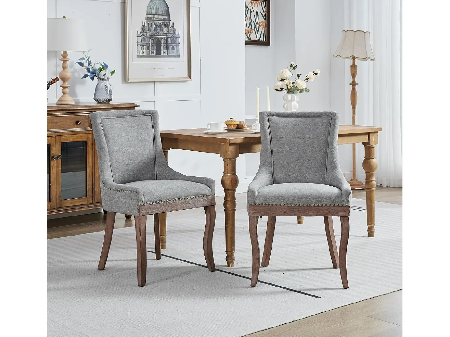 Juego de 2 sillas de comedor en chenilla gris con tachuelas decorativas y respaldo, patas de madera