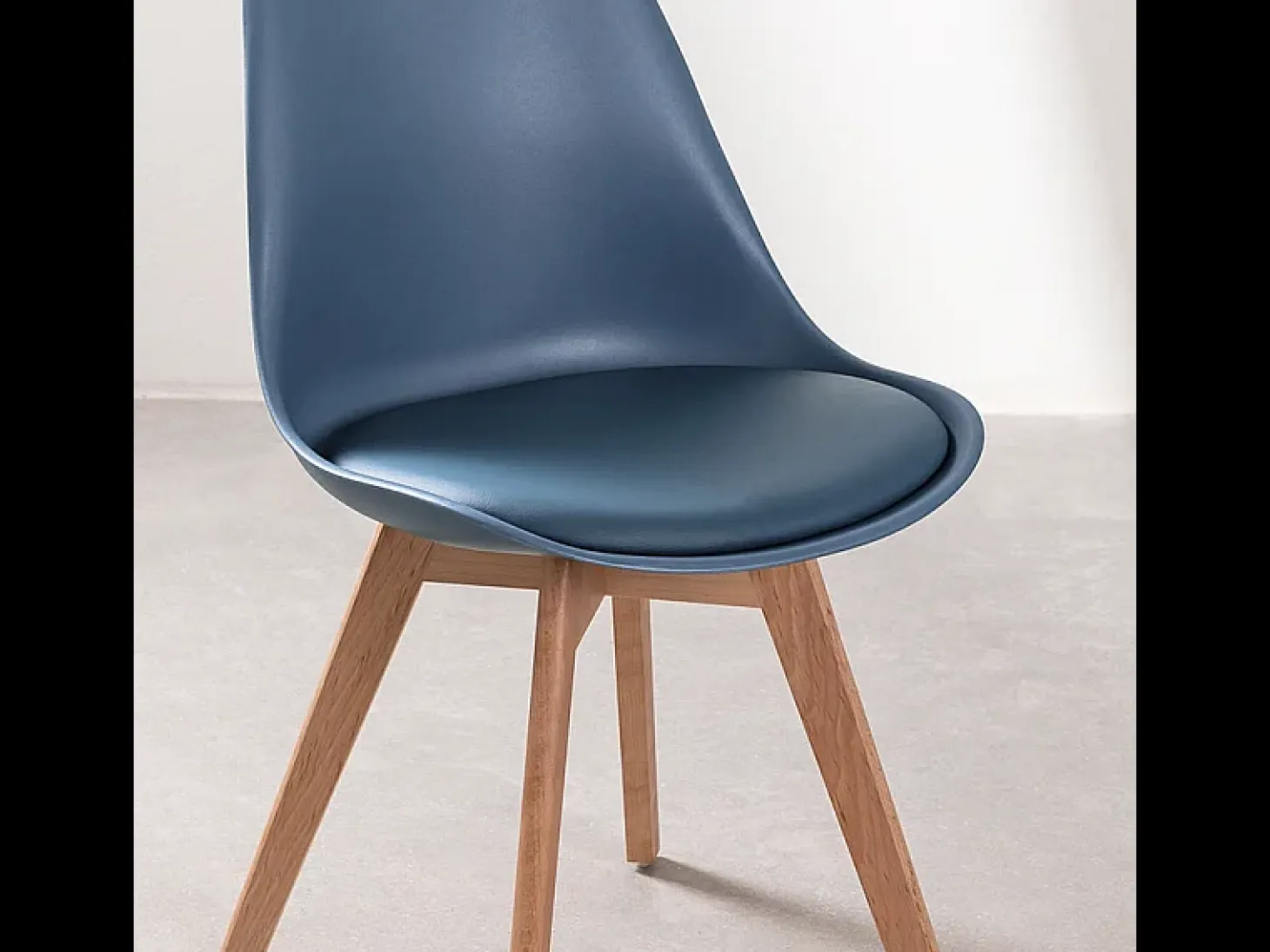 Juego de 2 sillas "Stilezze" tapizadas en ecopiel azul, sillones con patas de madera, 52x48,5 cm, 82h