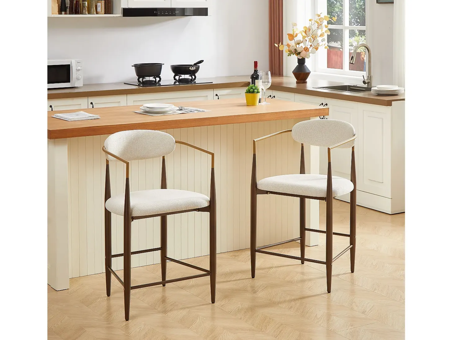 Juego de 2 taburetes de bar con reposabrazos - Tejido beige - Estructura de metal marrón y dorado