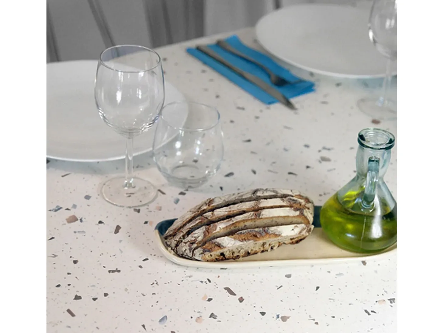 Mesa alta 60 x 60 cm - modelo Roma terrazo cassata