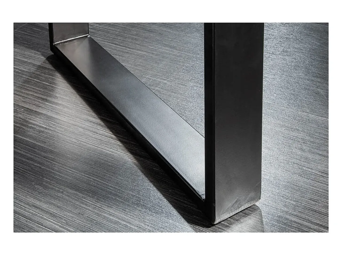 Mesa ARKAYA 160 cm – Tablero de madera de acacia salvaje barnizada y patas de metal negro en U – Estilo industrial