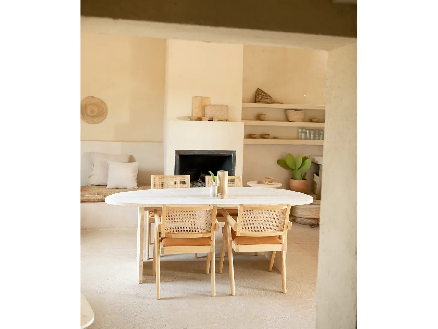 Mesa de comedor de forma orgánica de madera de abeto maciza Decowood en tono natural de 210,9x75cm - MUR - DECOWOOD