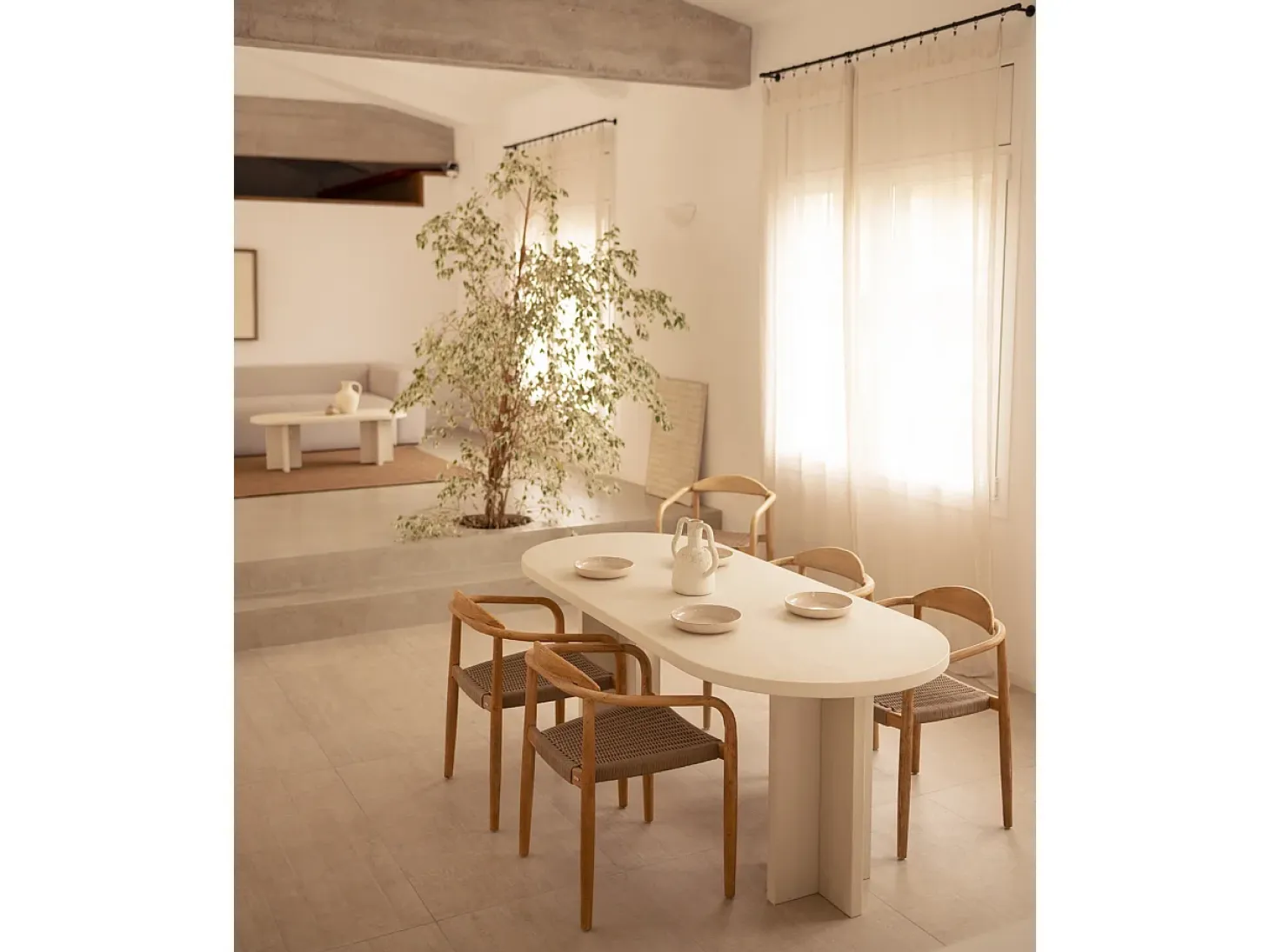 Mesa de comedor de madera maciza de abeto ovalada Decowood en tono blanco en microcemento de 200x85cm - TOKYO - DECOWOOD