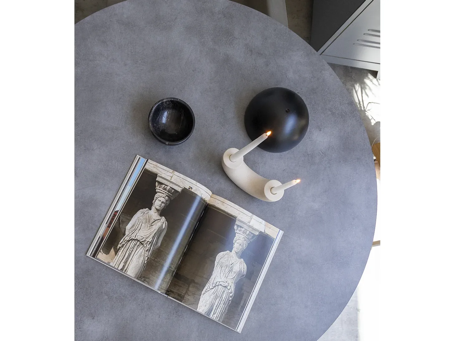 Mesa de comedor de panel laminado efecto microcemento de 120 cm
