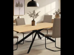 Mesa de comedor de 75x89x159 cm con tablero de madera mazica y patas negras Fraga