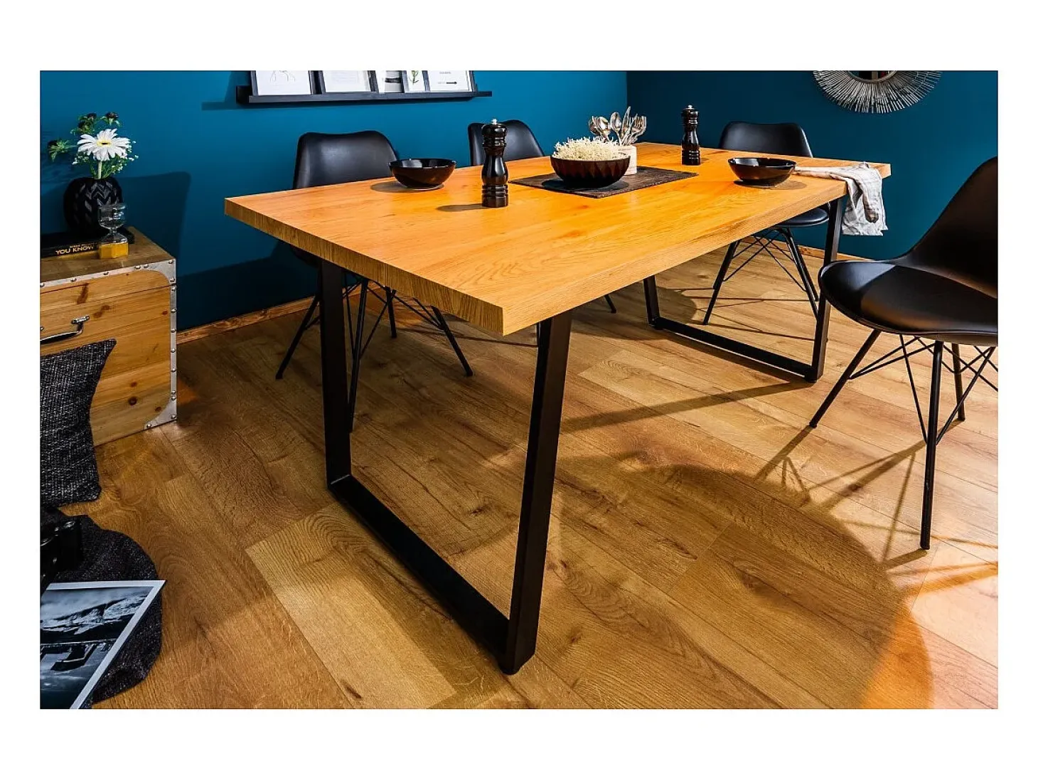 Mesa de comedor MERAX – acabado en roble claro y negro – 160 cm – Estilo industrial