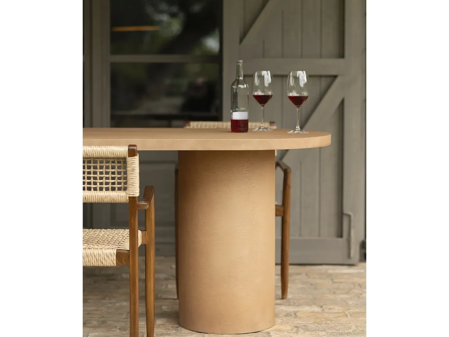 Mesa de comedor ovalada de microcemento en tono terracota DECOWOOD de 200x75cm - LUCÍA - DECOWOOD