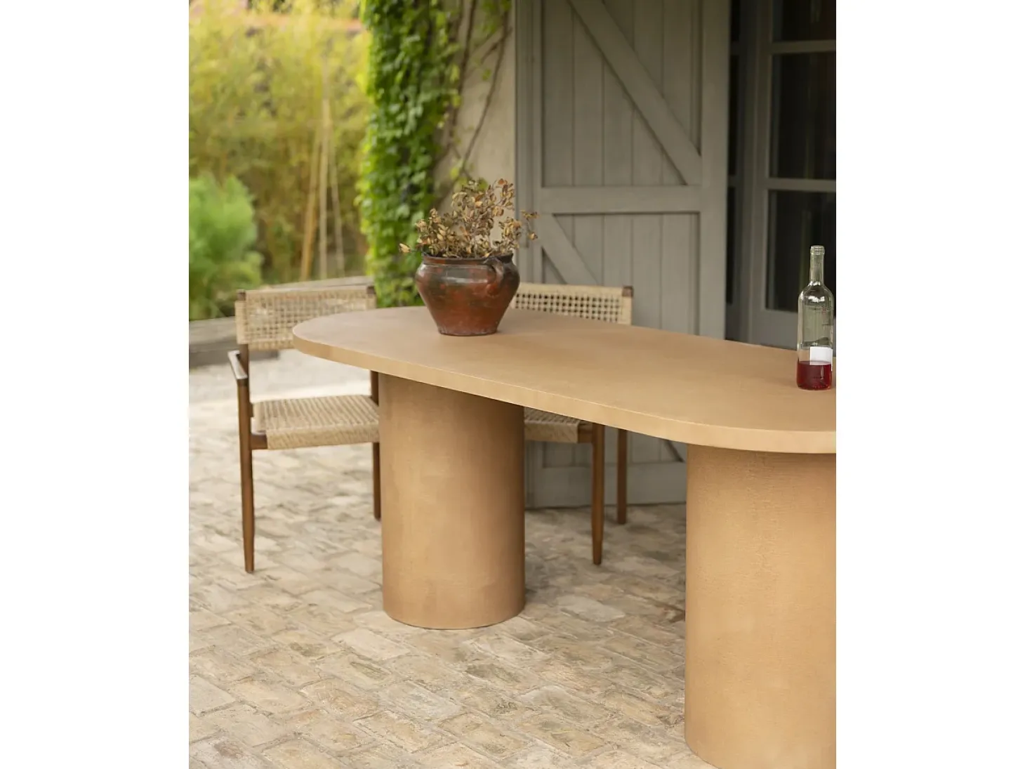 Mesa de comedor ovalada de microcemento en tono terracota DECOWOOD de 160x75cm - LUCÍA - DECOWOOD