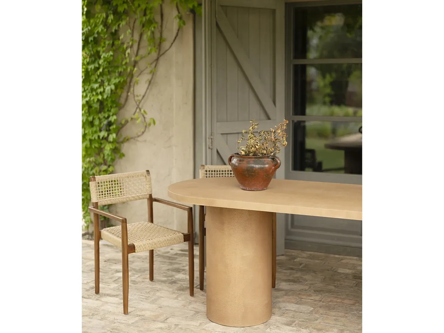 Mesa de comedor ovalada de microcemento en tono terracota DECOWOOD de 180x75cm - LUCÍA - DECOWOOD