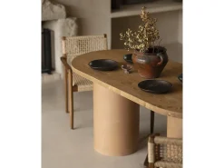 Mesa de comedor ovalada de madera maciza tono roble medio y patas de microcemento en tono terracota DECOWOOD de 180x75cm - LUCÍA - DECOWOOD