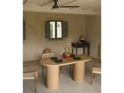 Mesa de comedor ovalada de madera maciza tono roble medio y patas de microcemento en tono terracota DECOWOOD de 220x75cm - LUCÍA - DECOWOOD