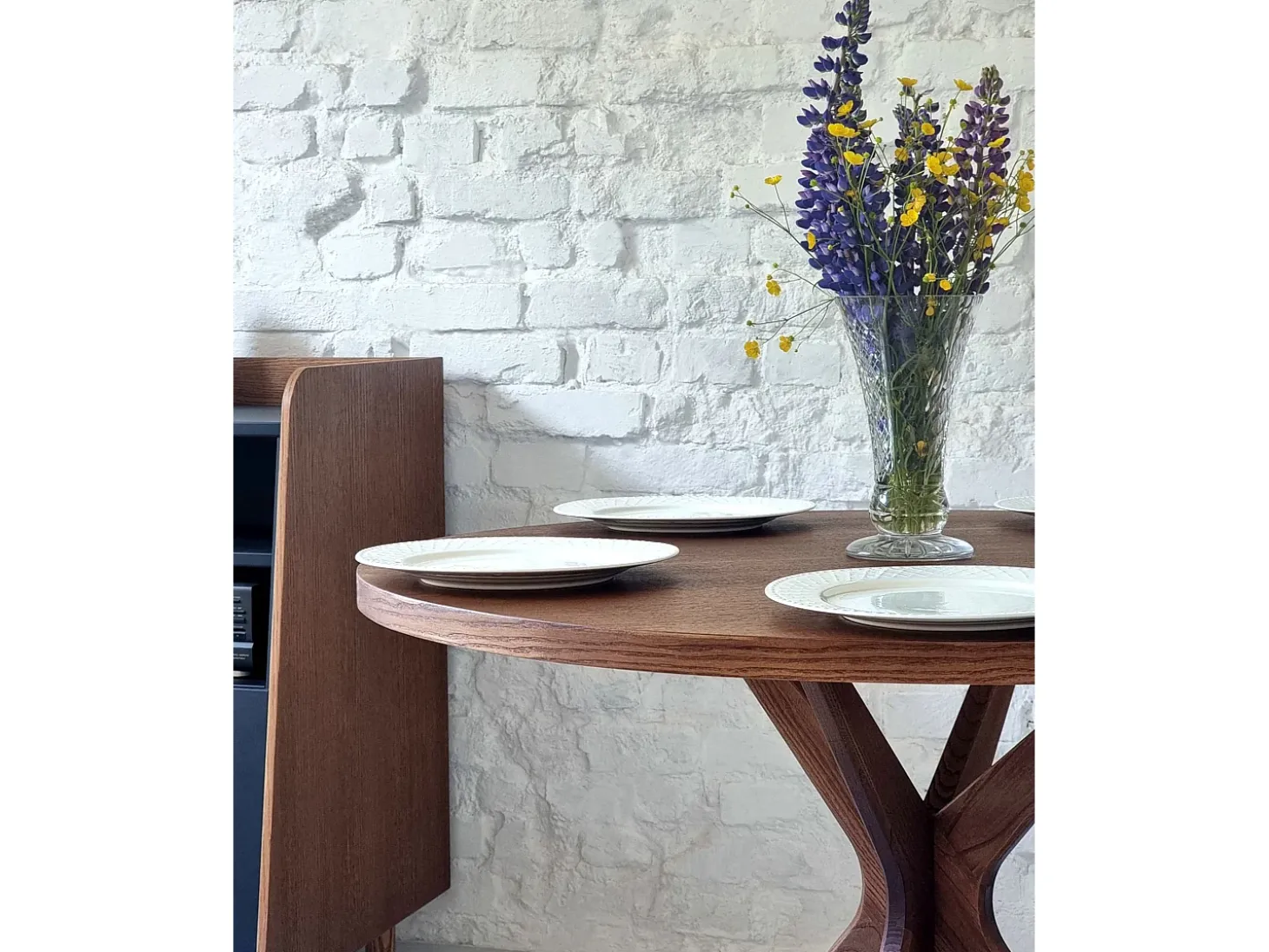 Mesa de comedor redonda 110cm Jubi Bold Nogal