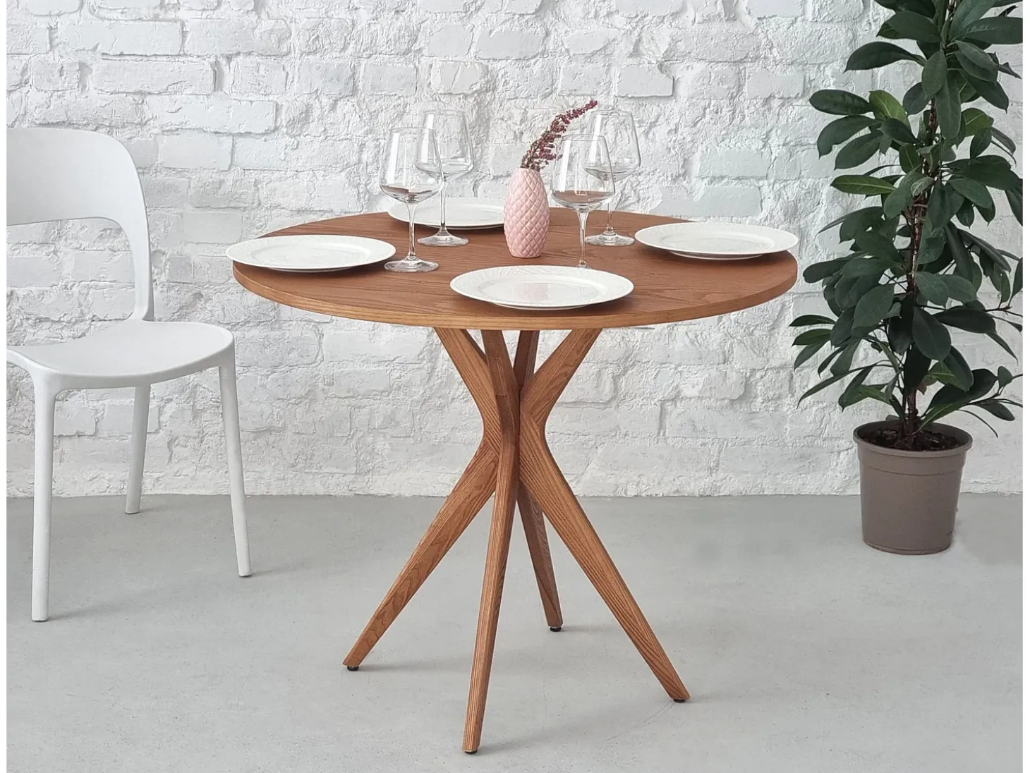 Mesa de comedor redonda 90 cm Jubi fresno teñido nogal