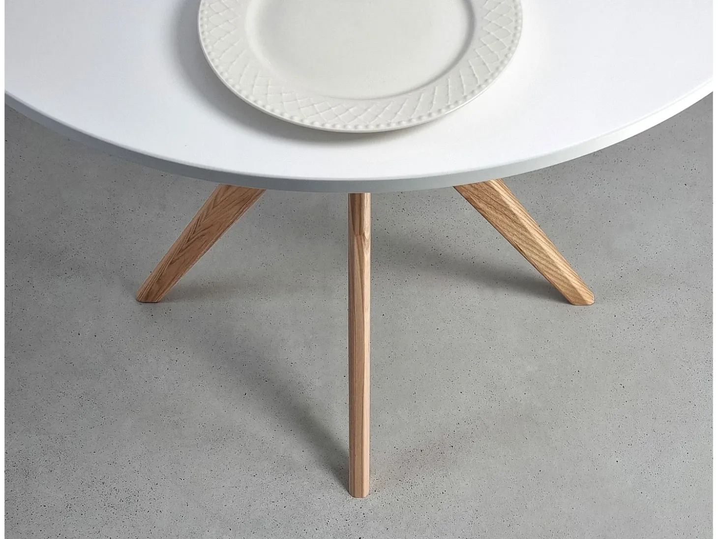 Mesa de comedor redonda 80cm Jubi Blanco Tiza | Pata de fresno