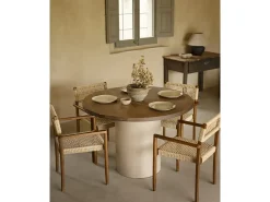 Mesa de comedor redonda de madera maciza tono roble oscuro y patas de microcemento en tono tierra DECOWOOD de Ø120x75cm - LUCÍA - DECOWOOD