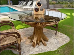 Mesa de comedor redonda Rakina de raíz de teca blanqueada, 150 cm