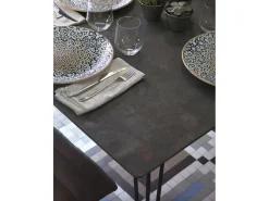Mesa de melamina efecto oxido con patas metal 160x90