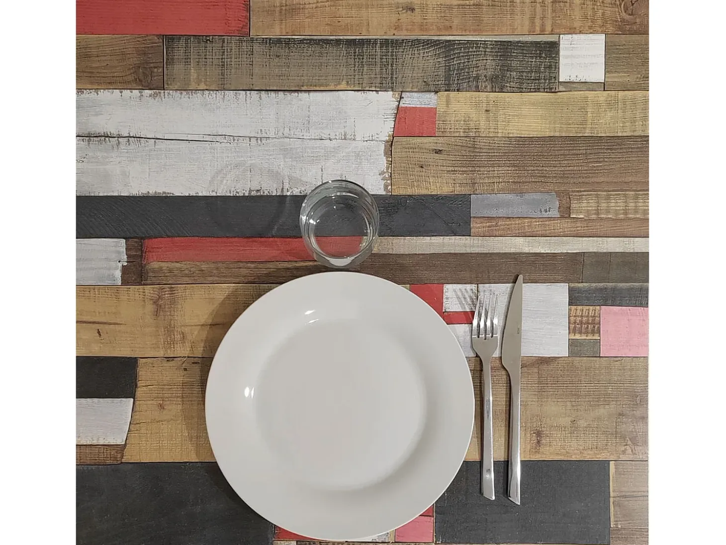 Mesa de pie 60 x 60 cm - modelo Roma madera roja