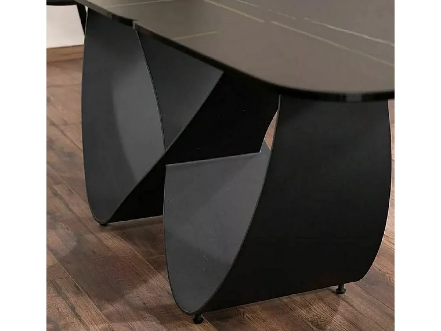 Mesa rectangular extensible de diseño con aspecto de mármol negro Ambre