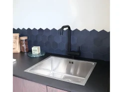 New Oslo mezclador para fregadero abatible negro Essebagno