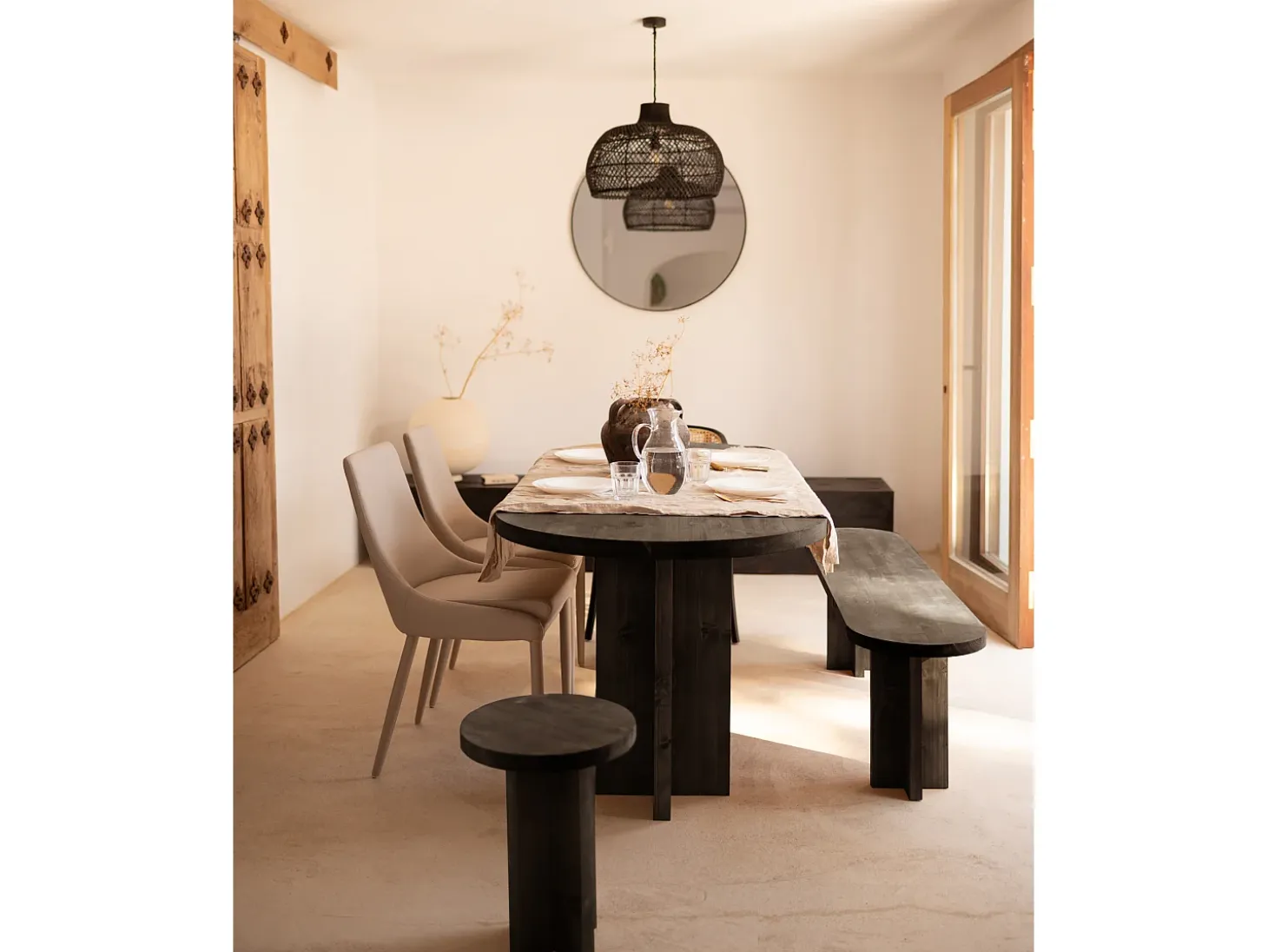 Pack de mesa de comedor de 180x80cm y banco de 140x45cm de madera maciza de abeto Decowood en tono negro - TOKYO - DECOWOOD
