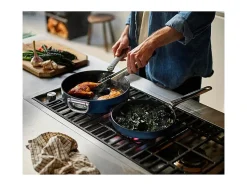 Sartén antiadherente Joseph Joseph Space 24 cm (9.5"), mango plegable, apta para inducción y horno hasta 232 °C, fácil de almacenar y cocina saludable