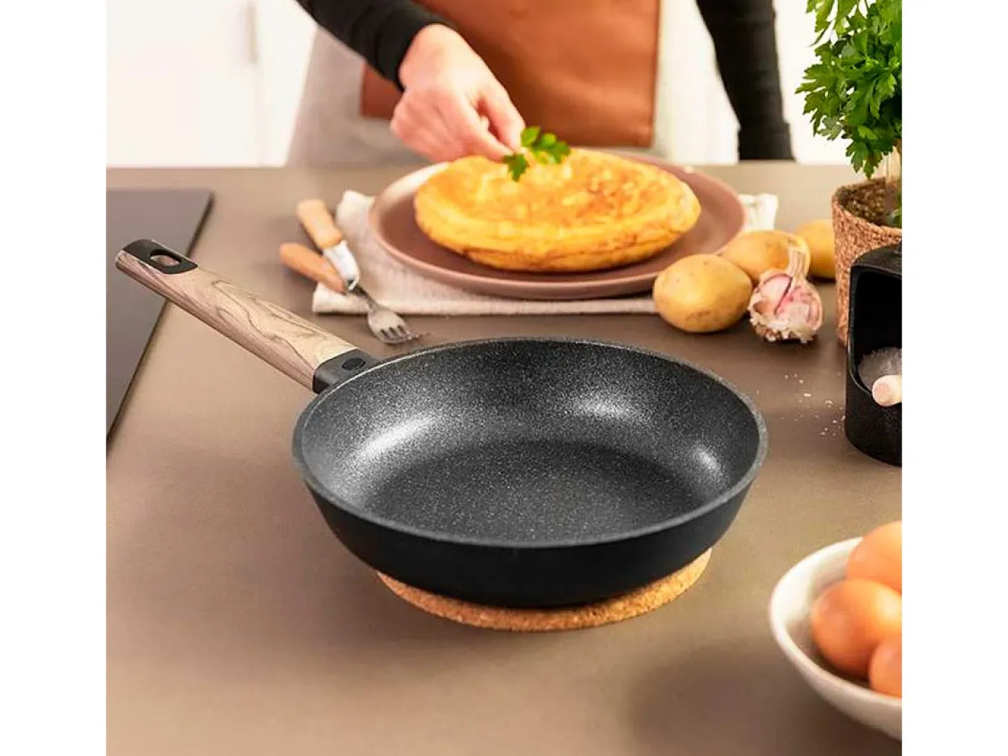 Sartén Cecotec Polka Excellence 28 Bucket Force negro Ø28 cm