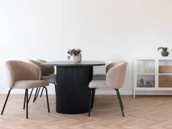 Set van 2 TALY stoelen – beige bouclé stof & zwarte stalen poten
